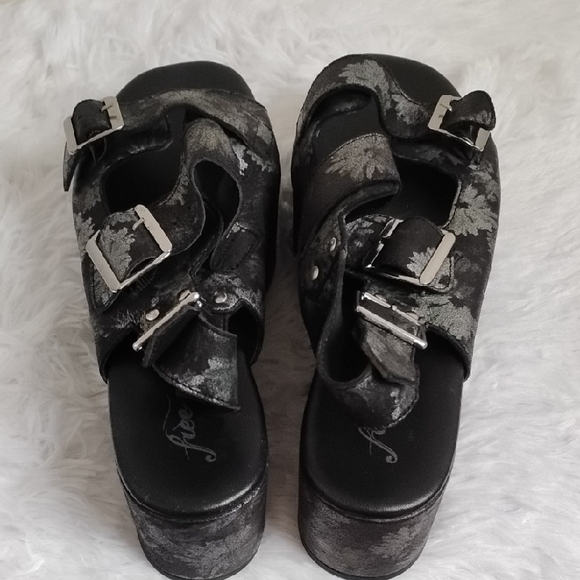 Free People Black Floral Chunky Platform Sandals Feminine Boho Whimsigoth - Picture 7 of 14